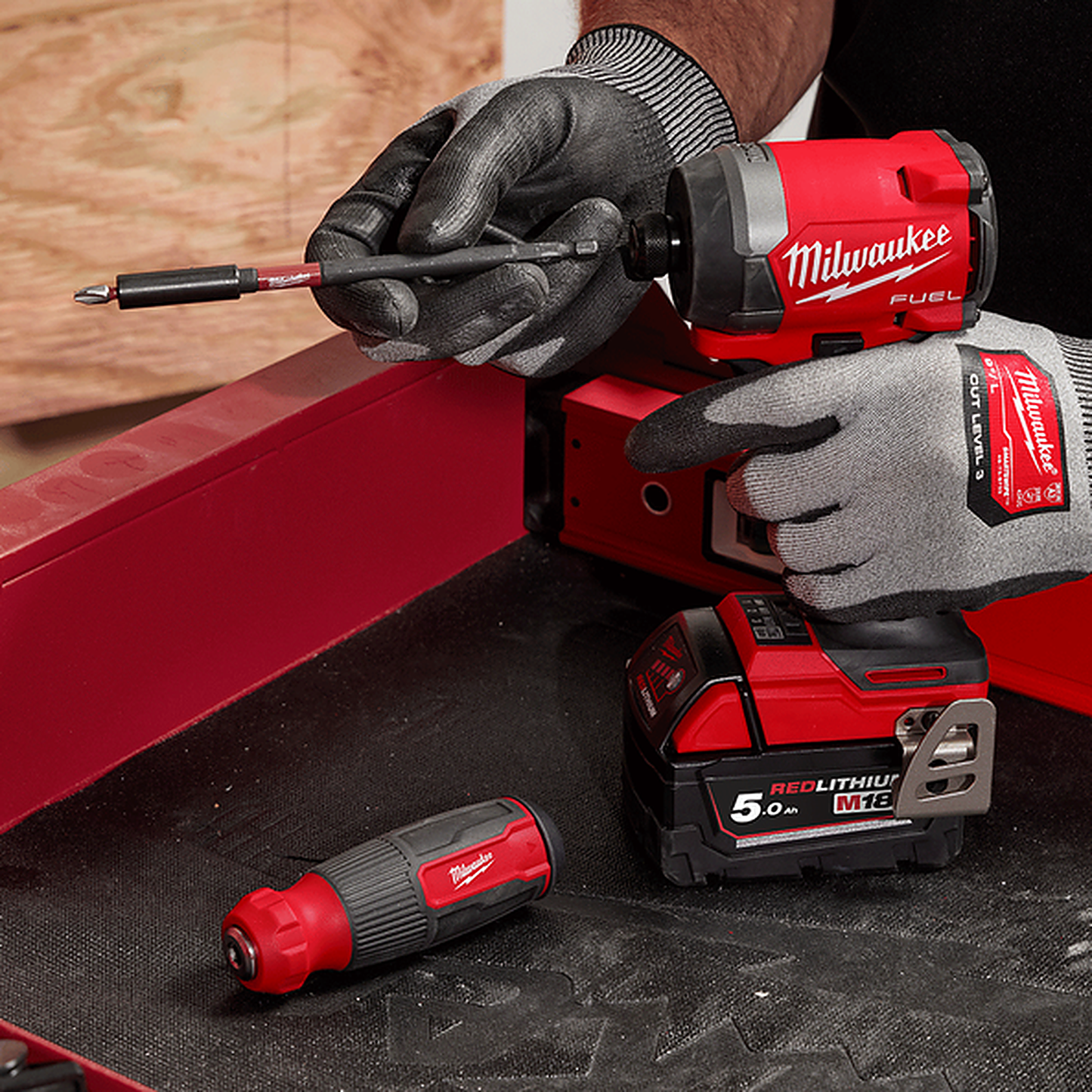 Milwaukee 14-in-1 Multi-Bit Screwdriver with SHOCKWAVE Bits