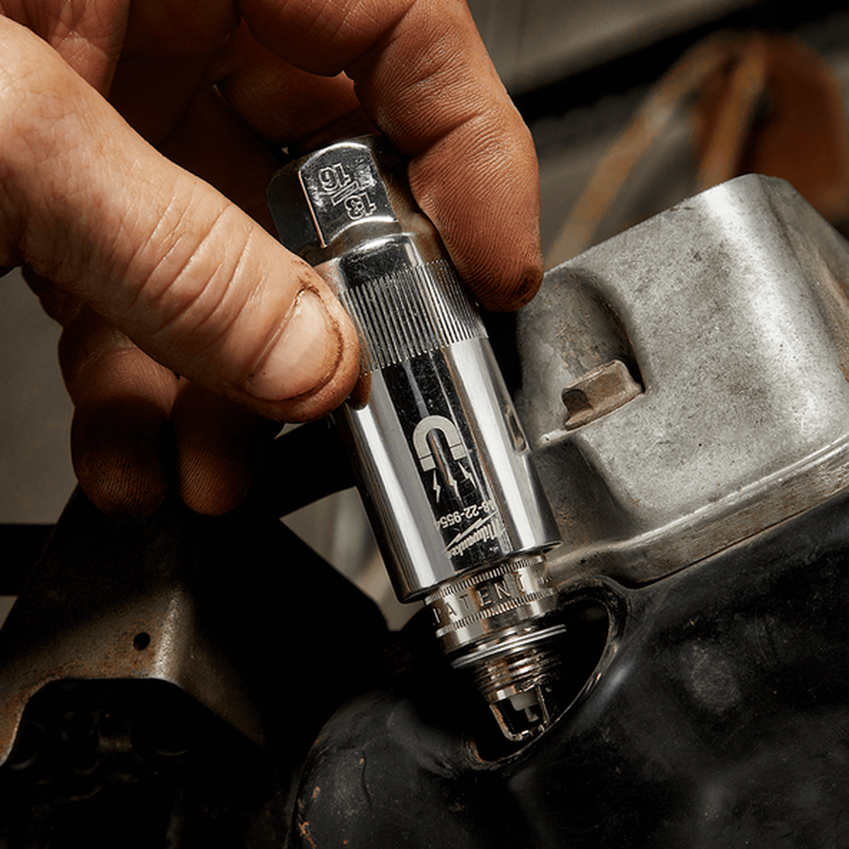 Milwaukee 3/8in Drive 13/16in Magnetic Spark Plug Socket