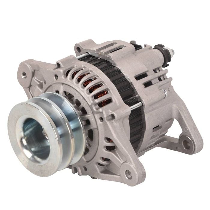 Alternator For Nissan Navara D21 D22 Diesel TD27 2.7L QD32 3.2L 1987-91 1998-05
